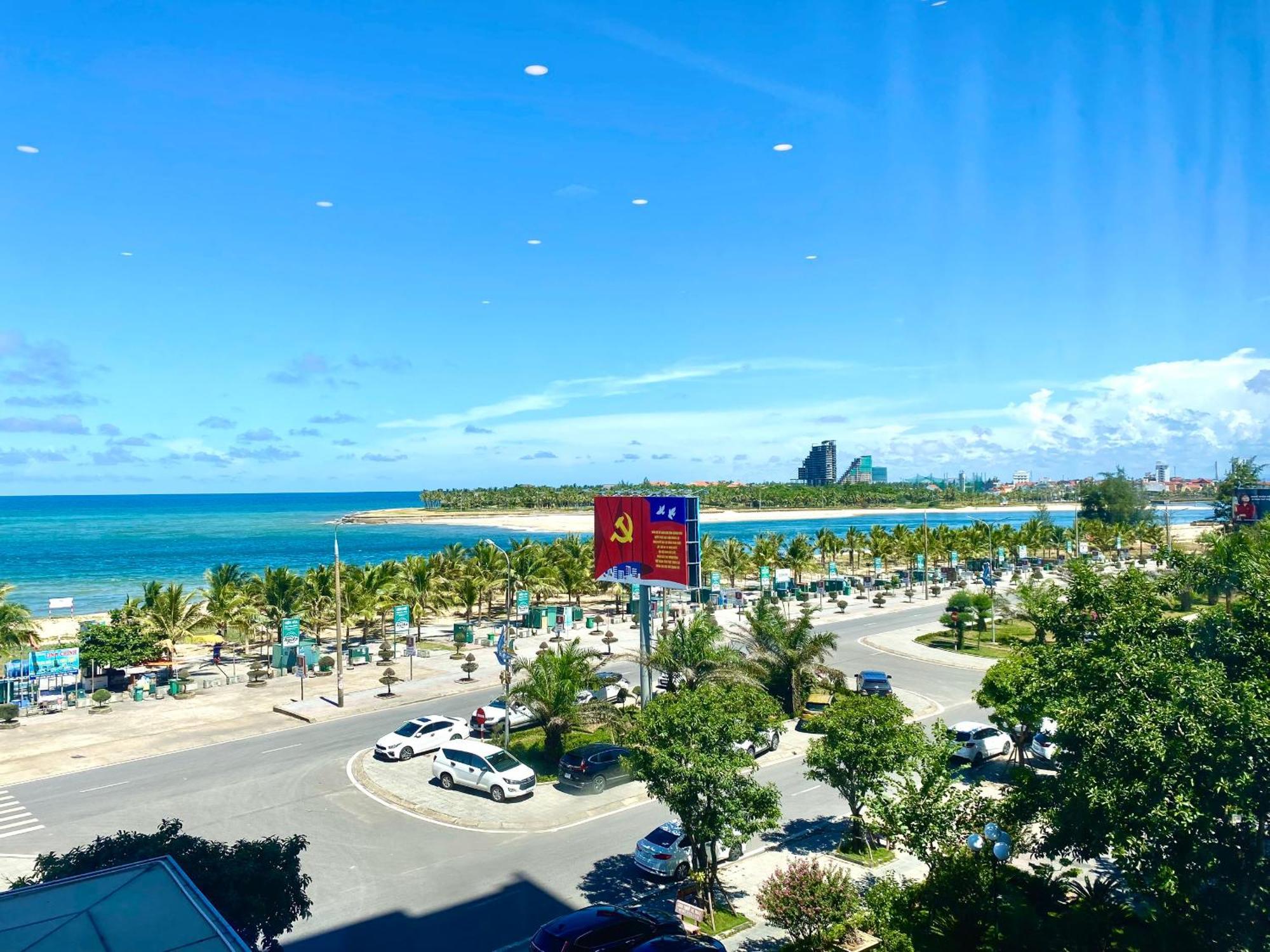 孟谈豪华酒店 洞海 外观 照片