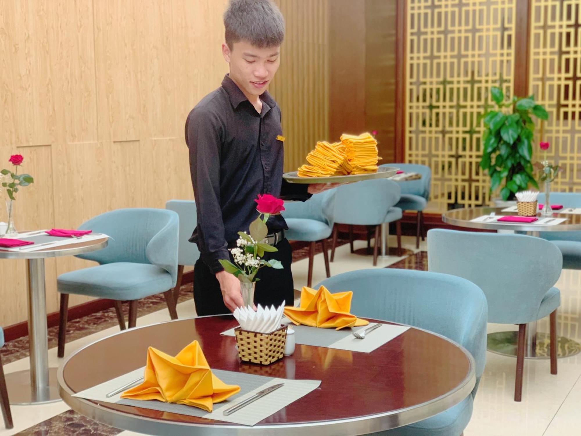 孟谈豪华酒店 洞海 外观 照片